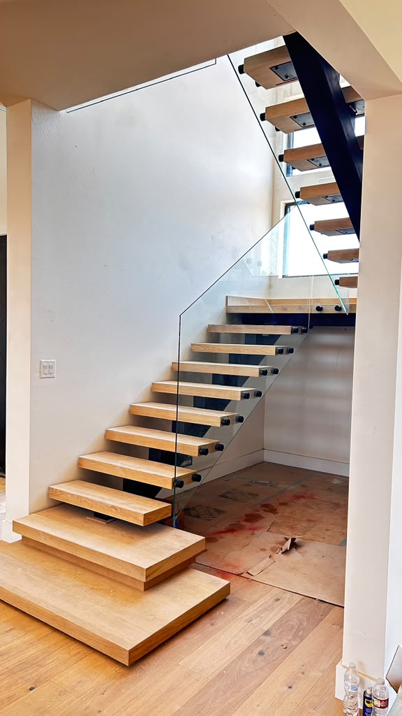GLASS STAIR RAILING
